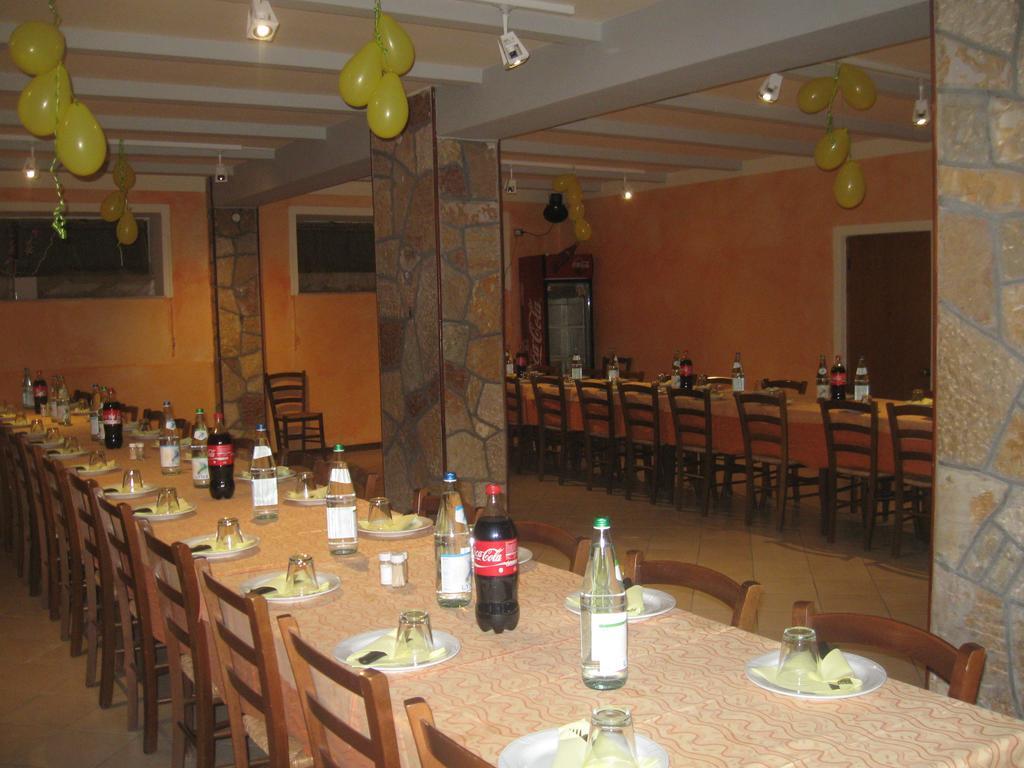 Albergo Del Turista Vernasca Buitenkant foto